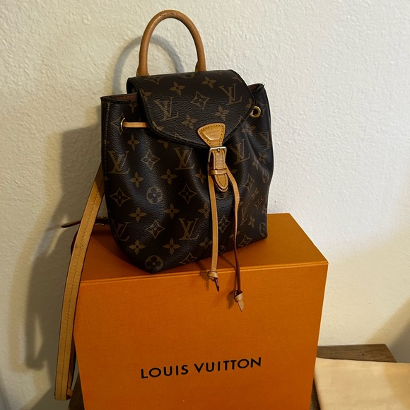 Louis Vuitton Tan and Brown Backpack with Iconic Design - Picture 4 of 14